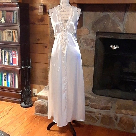 Victoria's Secret Other - Vintage Victoria's Secret gown